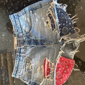 denims short shorts